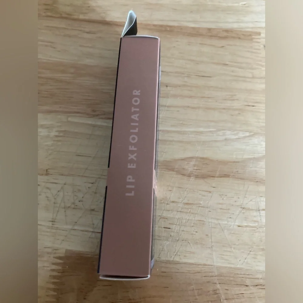 NWT Elf lip exfoliate in brown sugar in 0.12 oz size